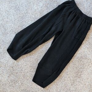 Black Ankle-Length Women's Pants